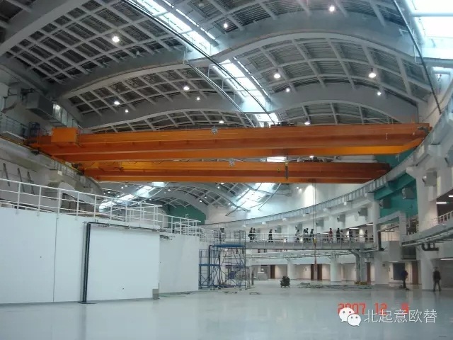 環(huán)形電動(dòng)雙梁橋式起重機(jī)